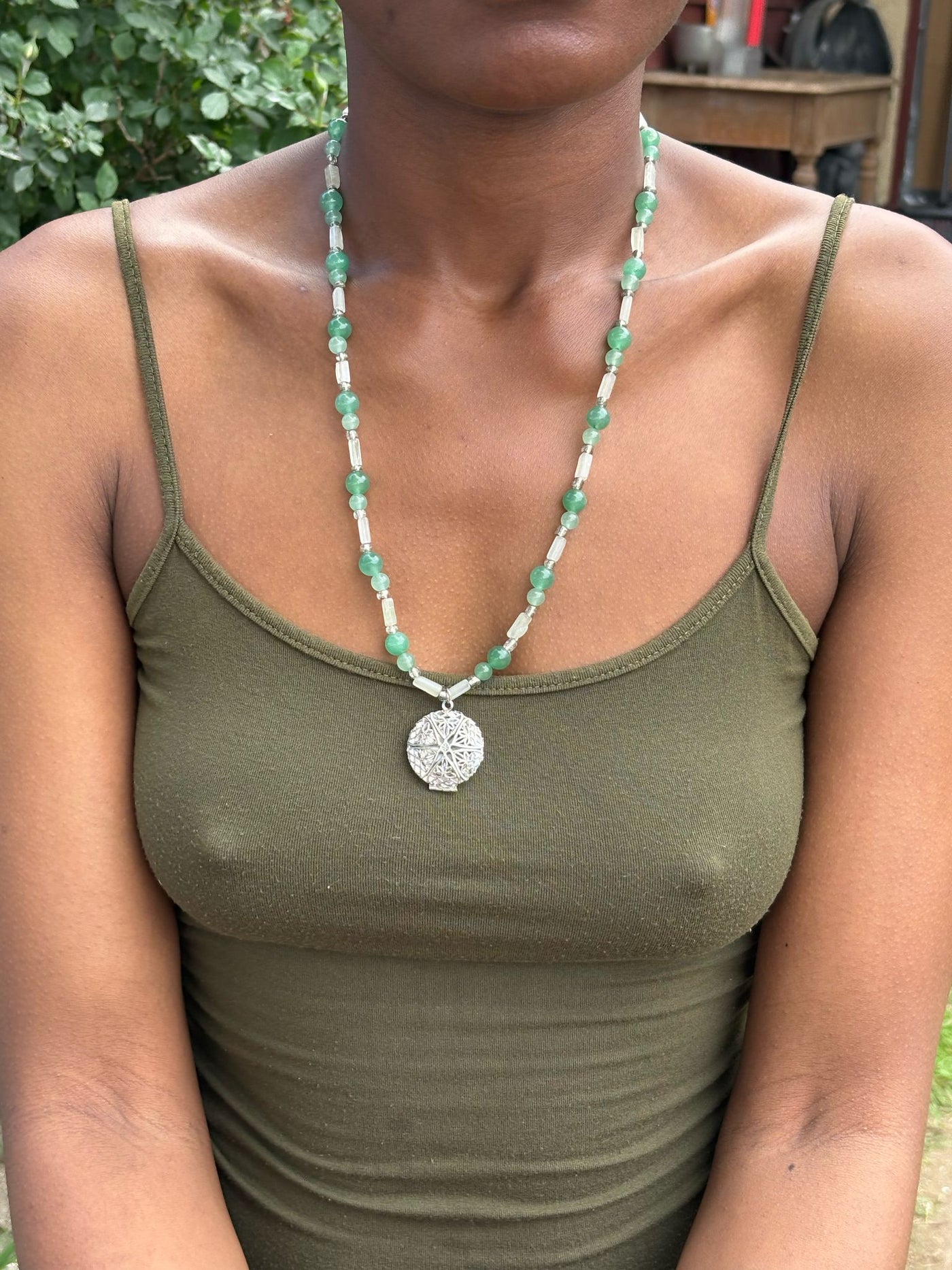 Adjustable stone necklace